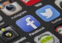 Facebook app på en mobile skærm