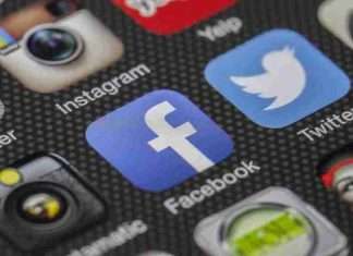 Facebook app på en mobile skærm