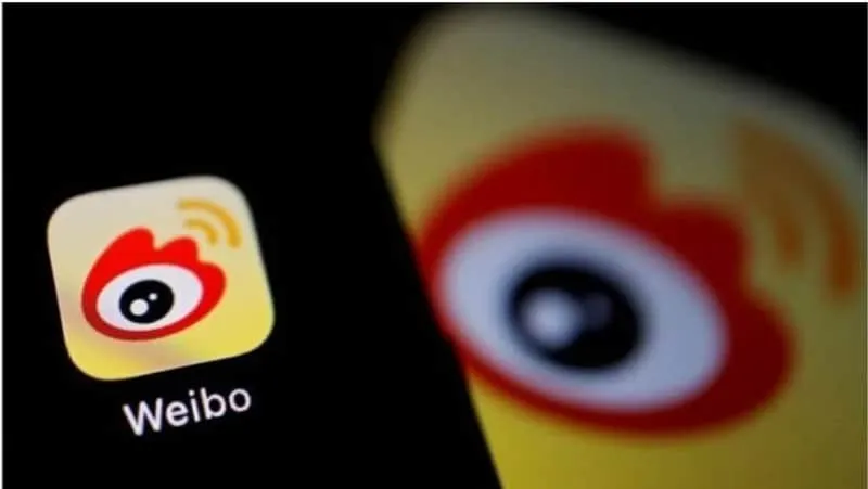 Weibo-appens ikon vist på en smartphone-skærm.