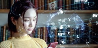 Ung pige bruger iPhone