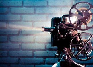 En gammel fungerende filmprojektor