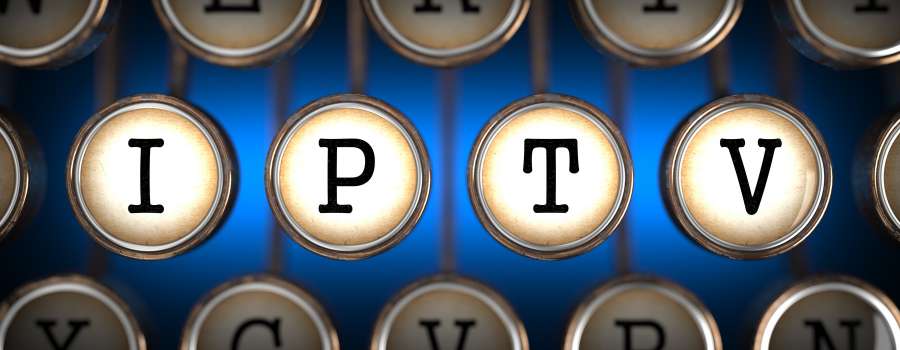 Sådan ser du sport, der ikke vises i dit land 2 IPTV på en gammel skrivemaskines taster på blå baggrund